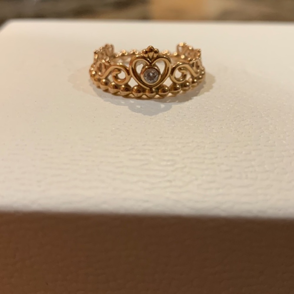 Pandora princess ring size 7